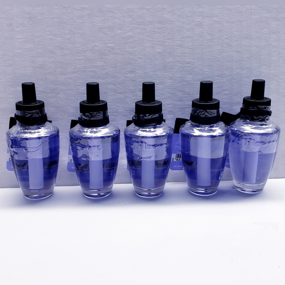 Bath & Body Works CONFETTI DAYDREAM Wallflowers Fragrance Refill, 0.8 oz(5 pack) - Picture 3 of 4